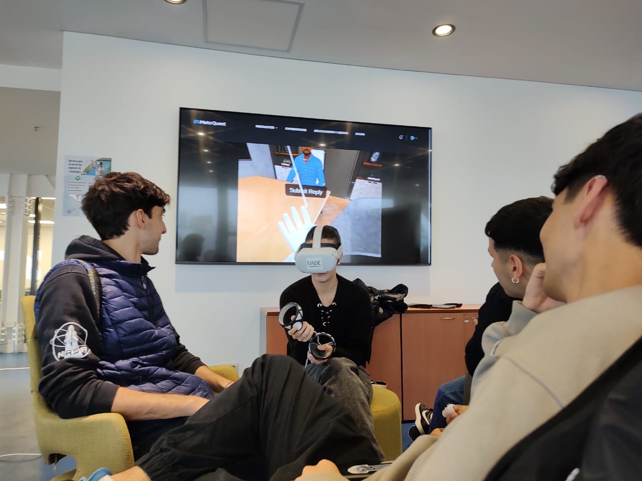 2952D989 Fdba 480D A3f4 D34976479216